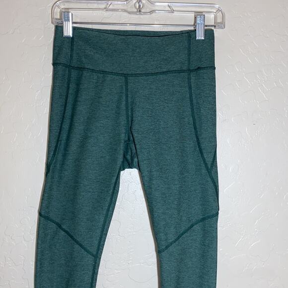 Outdoor voices green athletic 7/8 leggings - Picture 2 of 5